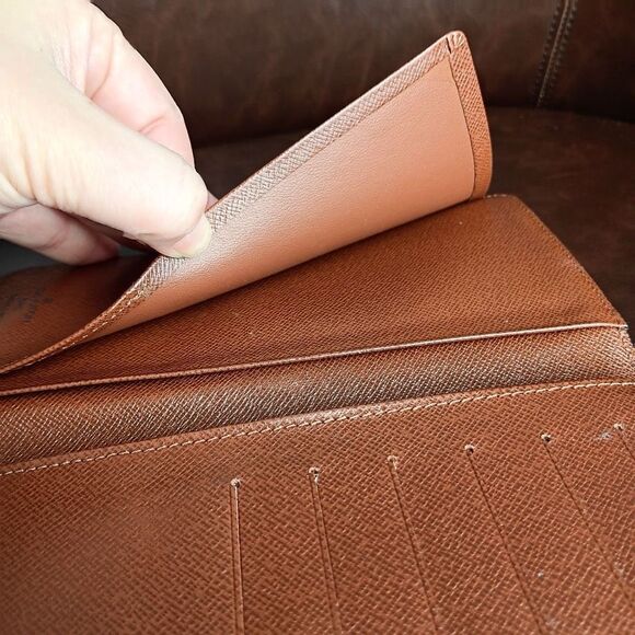 Louis Vuitton Large Size Monogram Cancas Leather Bi-Fold Wallet - Picture 10 of 11